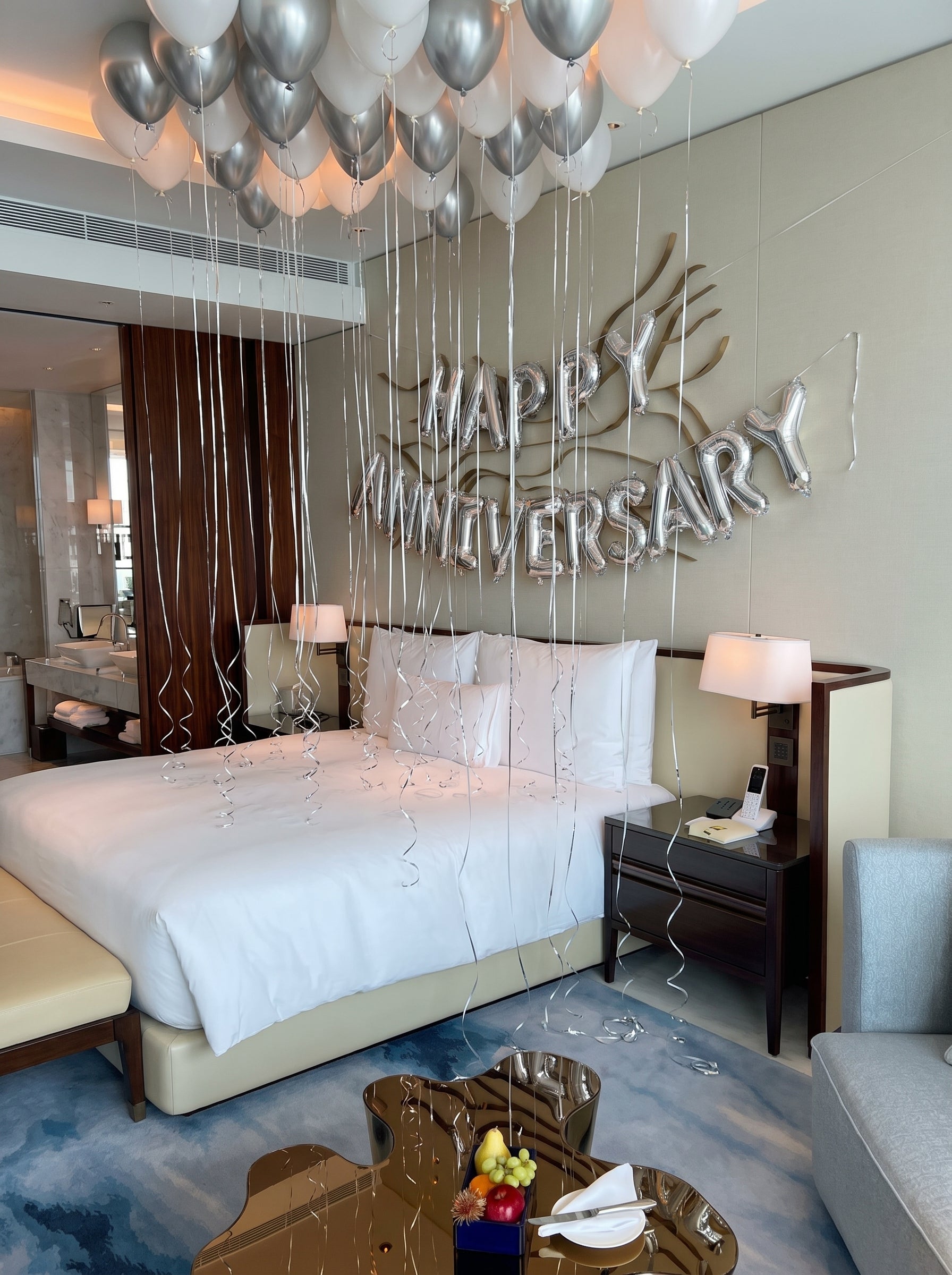 Hotel Room Decorations