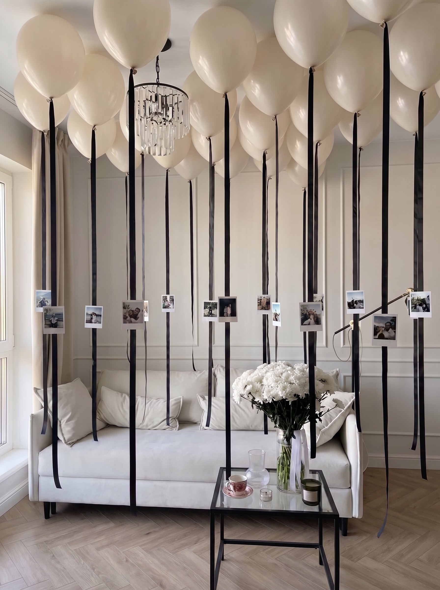 30 Ceiling Helium Balloons with Polaroids